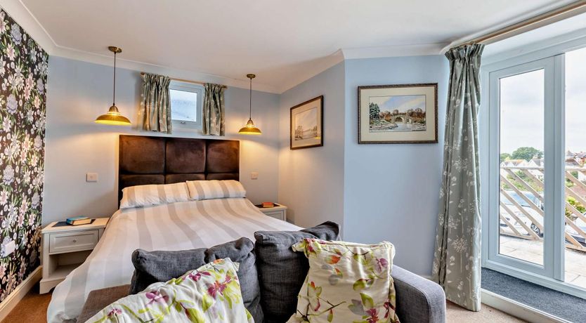 Photo of 1 Bed in Teignmouth