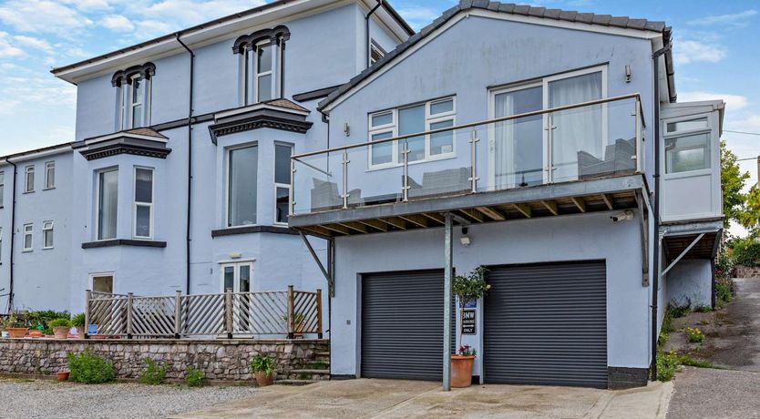 Photo of 1 Bed in Teignmouth