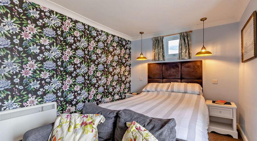 Photo of 1 Bed in Teignmouth