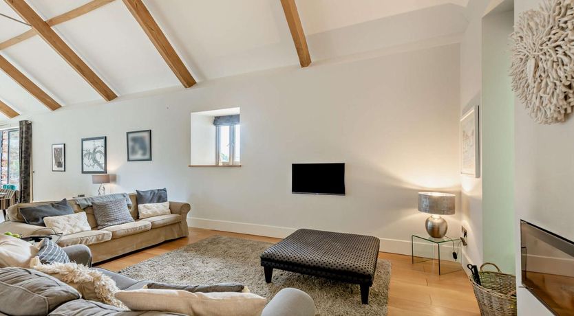 Photo of 4 Bed in Longcombe