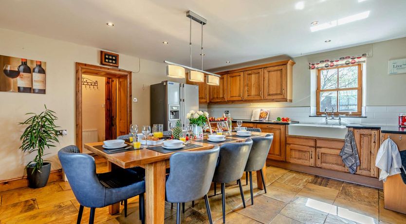 Photo of 4 Bed in Port Mulgrave