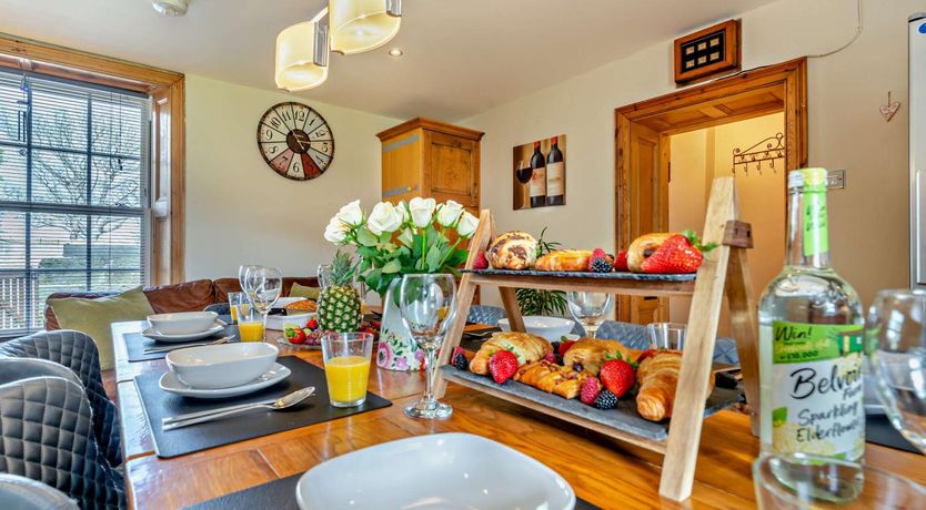 Photo of 4 Bed in Port Mulgrave