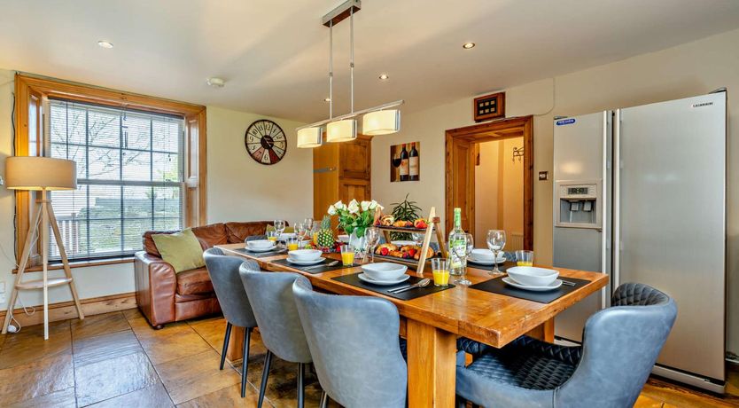 Photo of 4 Bed in Port Mulgrave