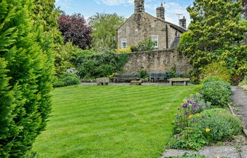 2 Bed in Baslow Holiday Home