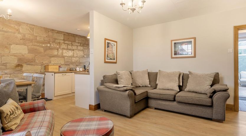 Photo of 3 Bed in North Sunderland