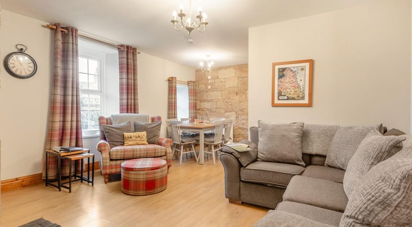 Photo of 3 Bed in North Sunderland