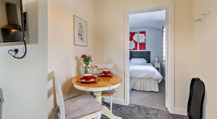 Photo of 1 Bed in Red Roses