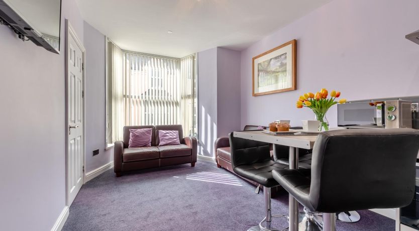 Photo of 2 Bed in Tenby