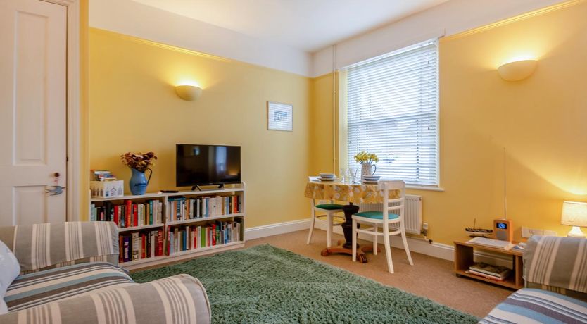 Photo of 1 Bed in Briston
