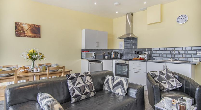 Photo of 2 Bed in Tenby