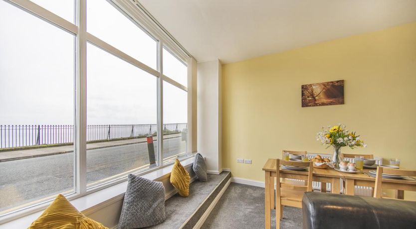 Photo of 2 Bed in Tenby
