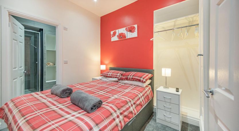 Photo of 2 Bed in Tenby