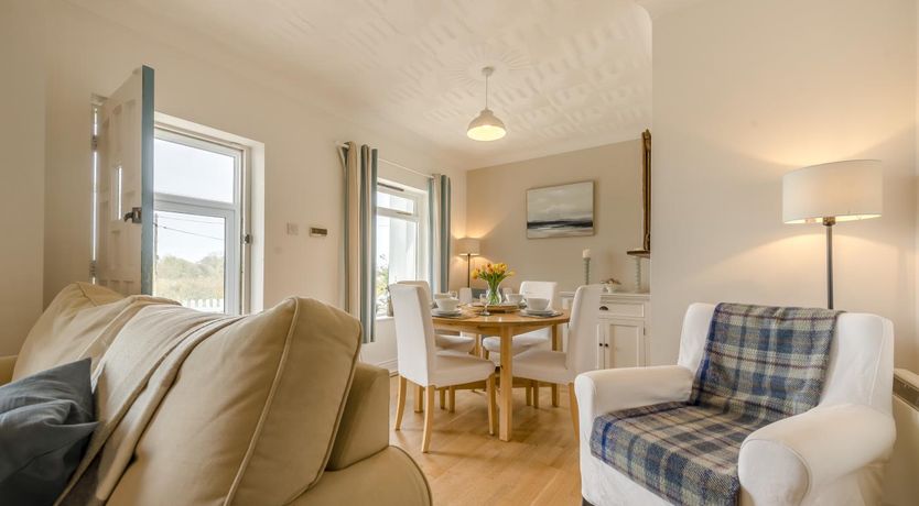 Photo of 2 Bed in Bishopston