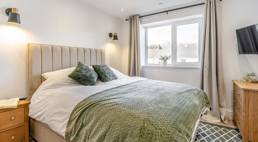 Photo of 2 Bed in Mumbles