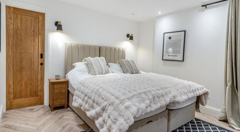 Photo of 2 Bed in Mumbles