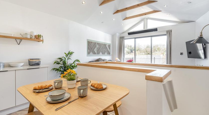 Photo of 2 Bed in Mumbles