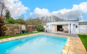 Photo of 7 Bed in Petham