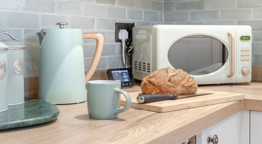 Photo of 4 Bed in Mumbles