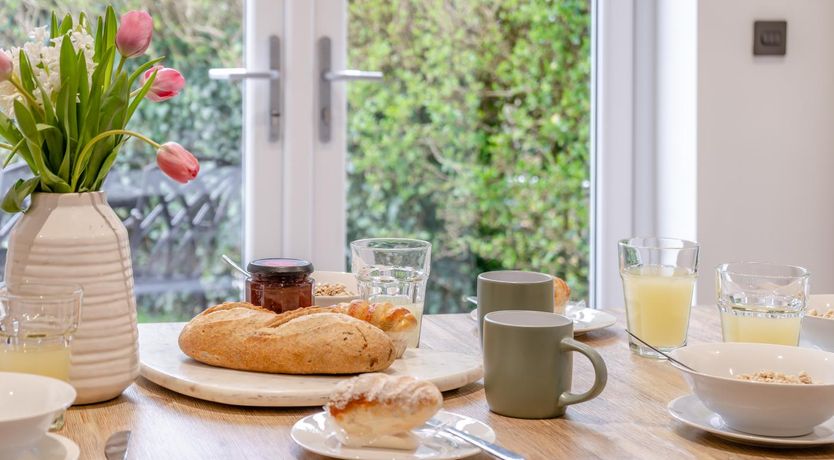 Photo of 4 Bed in Mumbles