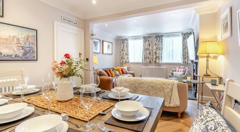 Photo of 4 Bed in Mumbles