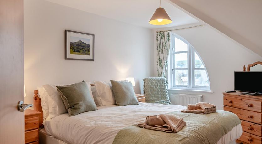 Photo of 2 Bed in West Bay