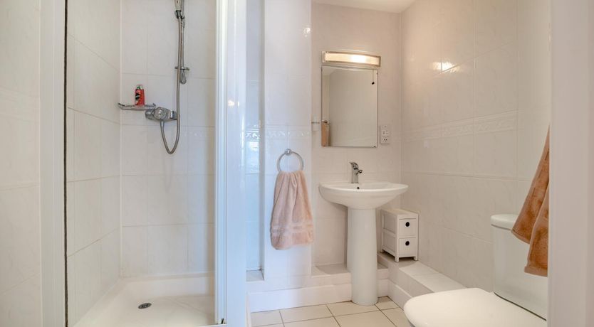 Photo of 2 Bed in West Bay