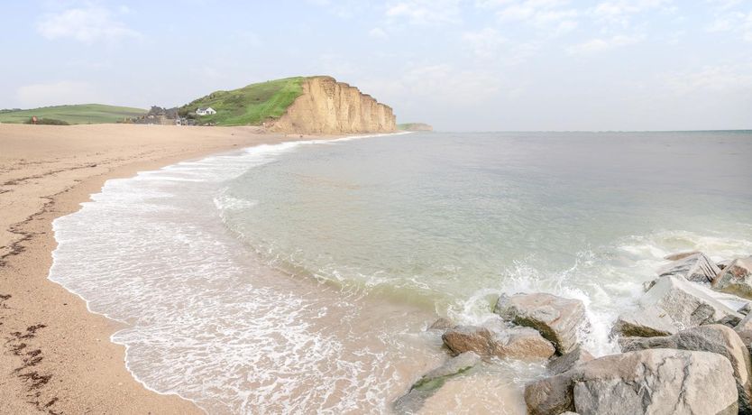Photo of 2 Bed in West Bay
