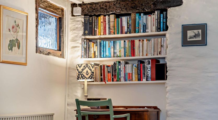 Photo of 2 Bed in Frogmore