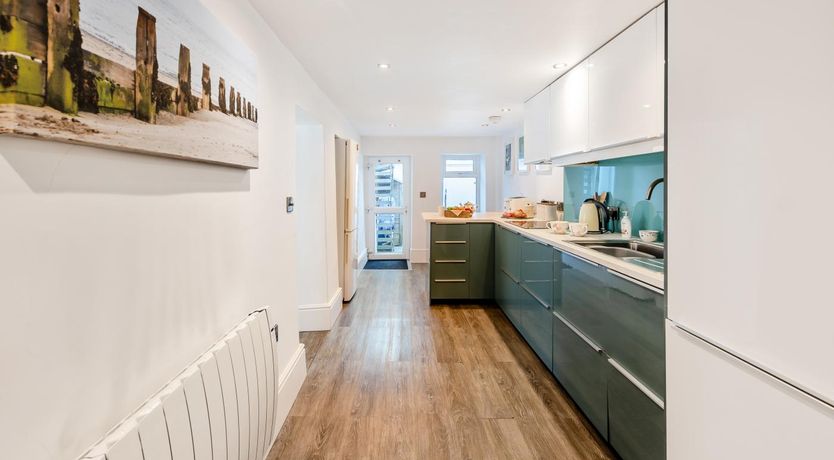 Photo of 4 Bed in New Quay