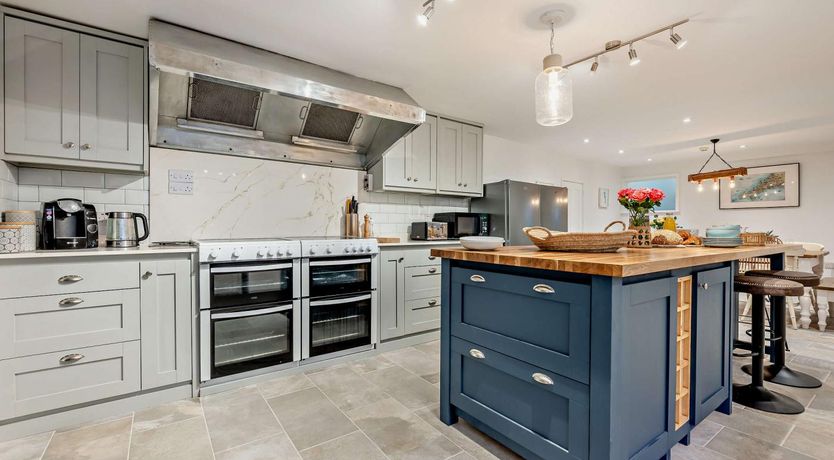 Photo of 7 Bed in St. Agnes