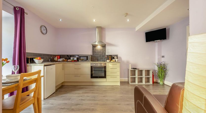 Photo of 1 Bed in Tenby
