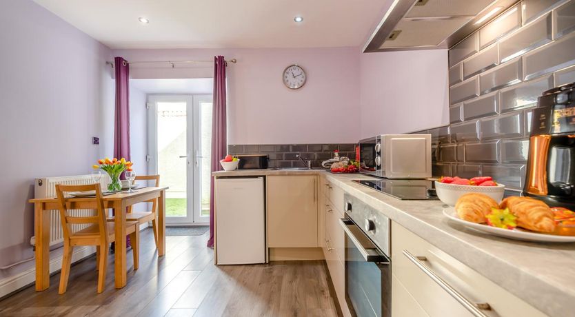 Photo of 1 Bed in Tenby