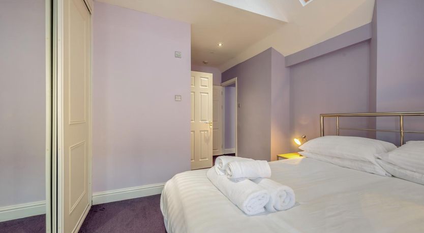 Photo of 1 Bed in Tenby