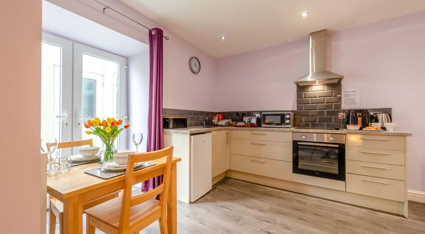 Photo of 1 Bed in Tenby
