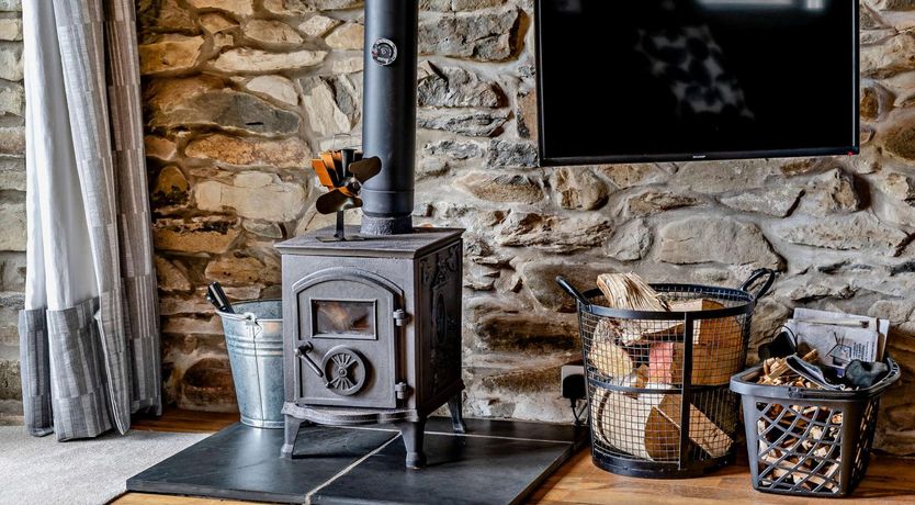 Photo of 2 Bed in Cross Inn