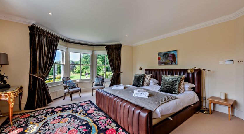 Photo of 6 Bed in Robertsbridge