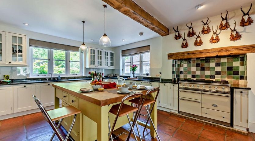 Photo of 6 Bed in Robertsbridge