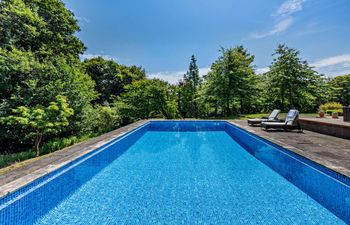 6 Bed in Robertsbridge Holiday Home