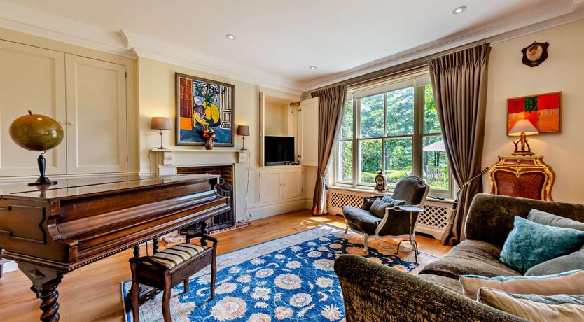 Photo of 6 Bed in Robertsbridge