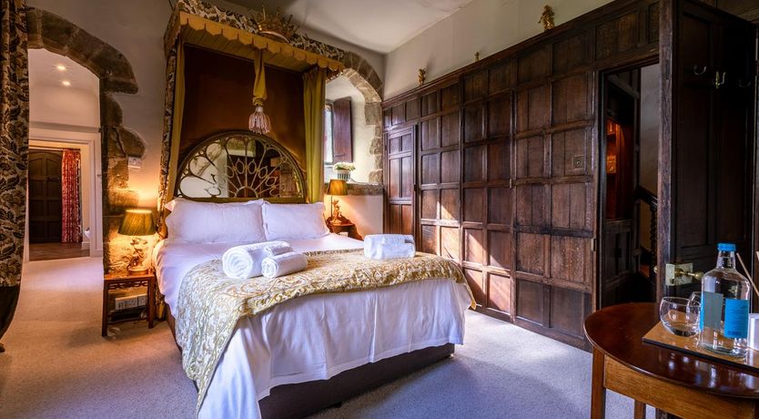 Photo of 6 Bed in Tollard Royal