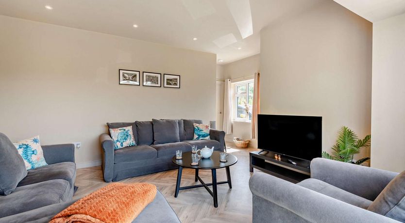 Photo of 4 Bed in Bamford
