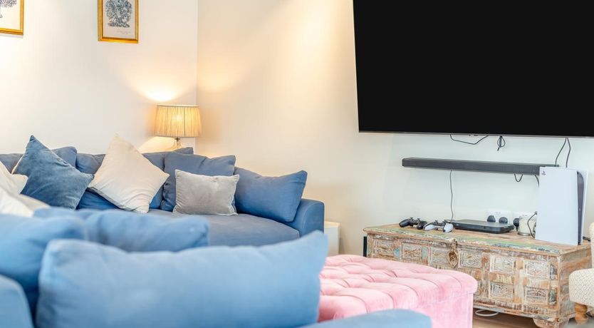 Photo of 4 Bed in St. Merryn