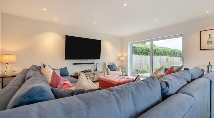 Photo of 4 Bed in St. Merryn
