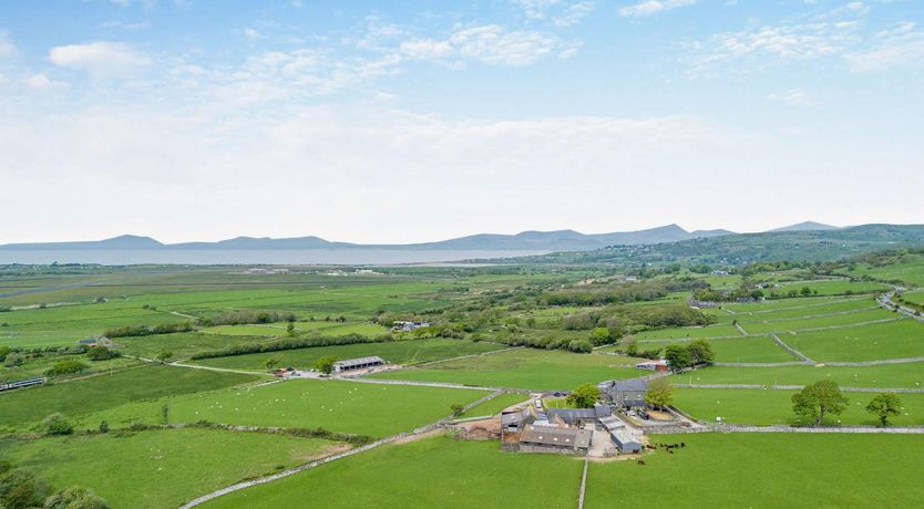 Photo of 3 Bed in Dyffryn Ardudwy