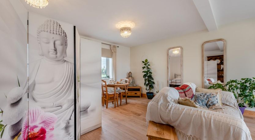 Photo of 1 Bed in Ludchurch
