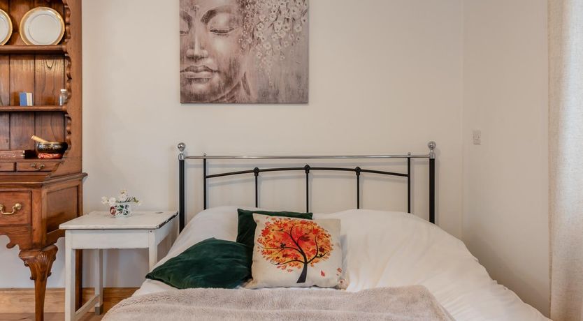 Photo of 1 Bed in Ludchurch