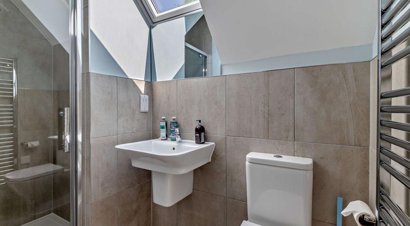 Photo of 3 Bed in Chapmanslade