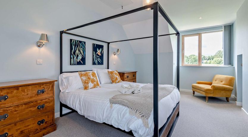 Photo of 3 Bed in Chapmanslade