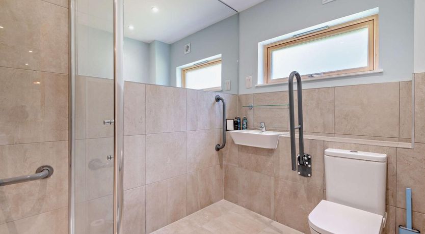 Photo of 3 Bed in Chapmanslade
