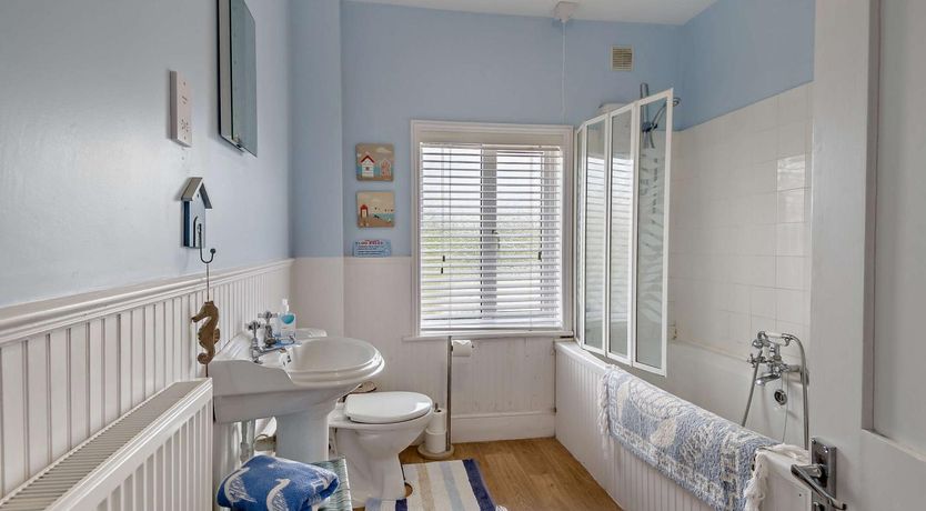 Photo of 4 Bed in Mundesley